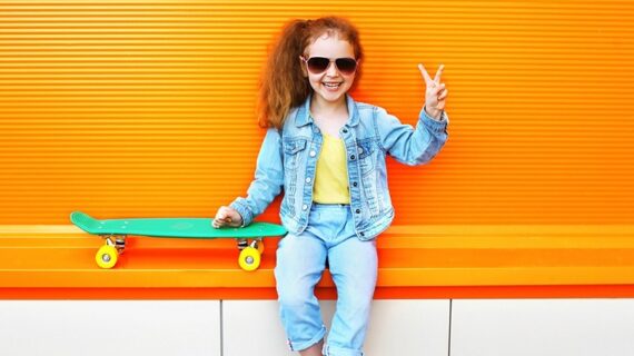 Cách Phối Đồ Jean Cho Bé Thời Trang Và Thoải Mái